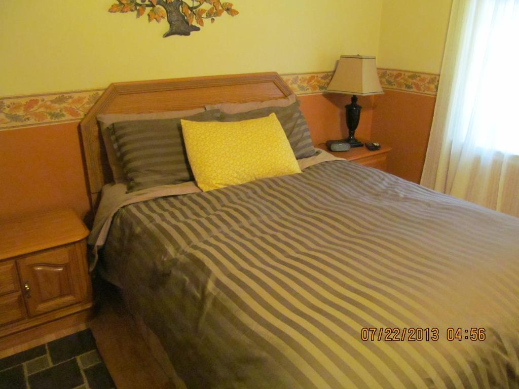Twin Pines Bed And Breakfast Питърбъро Стая снимка