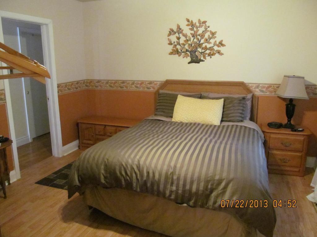 Twin Pines Bed And Breakfast Питърбъро Стая снимка